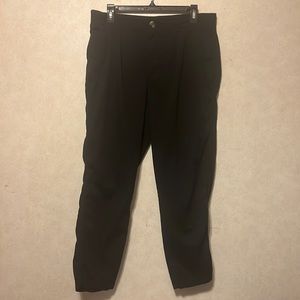 Ladies Sonoma Capri Pants Size 14.